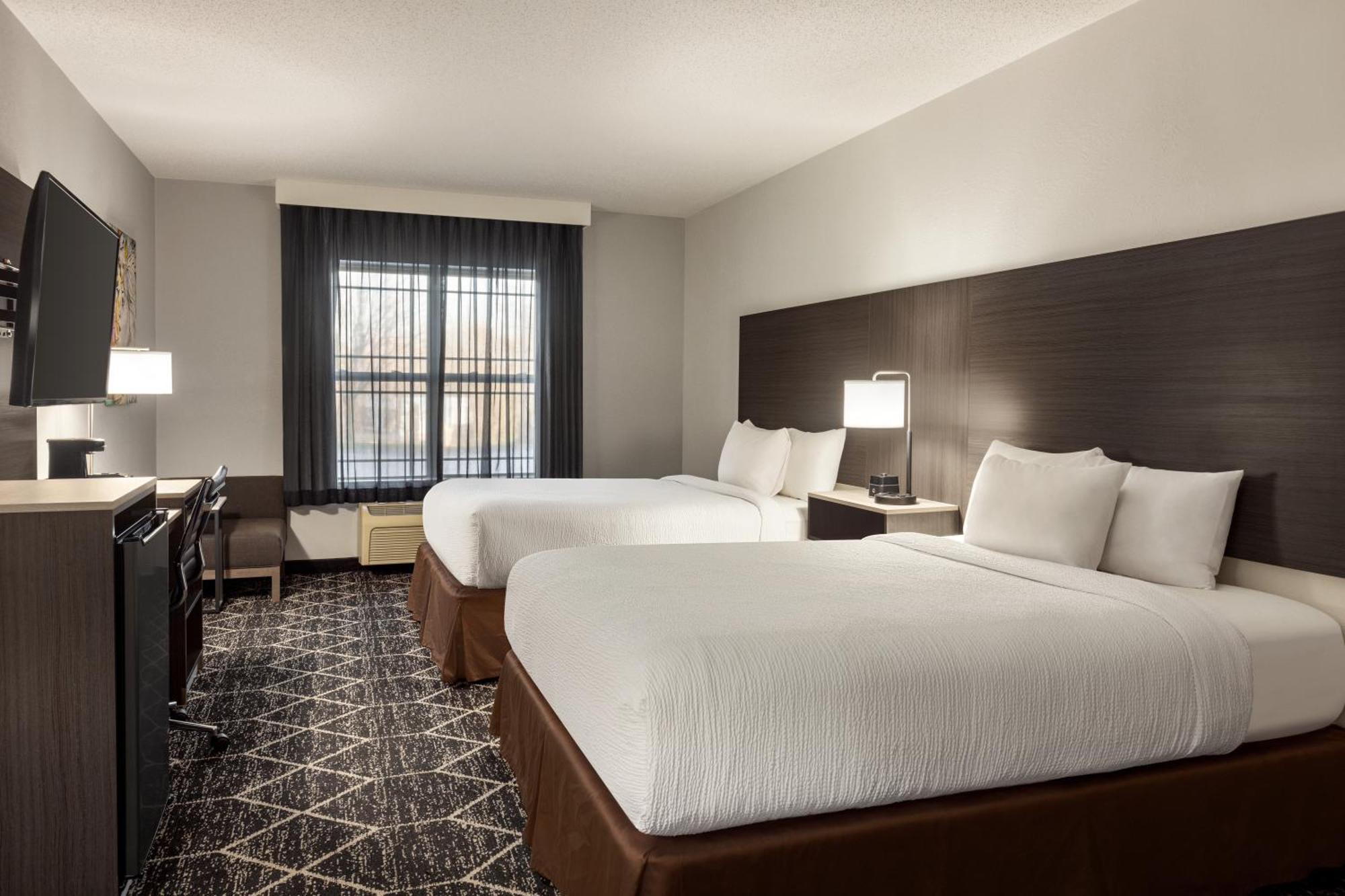 La Quinta Inn & Suites By Wyndham Lake George Exterior photo